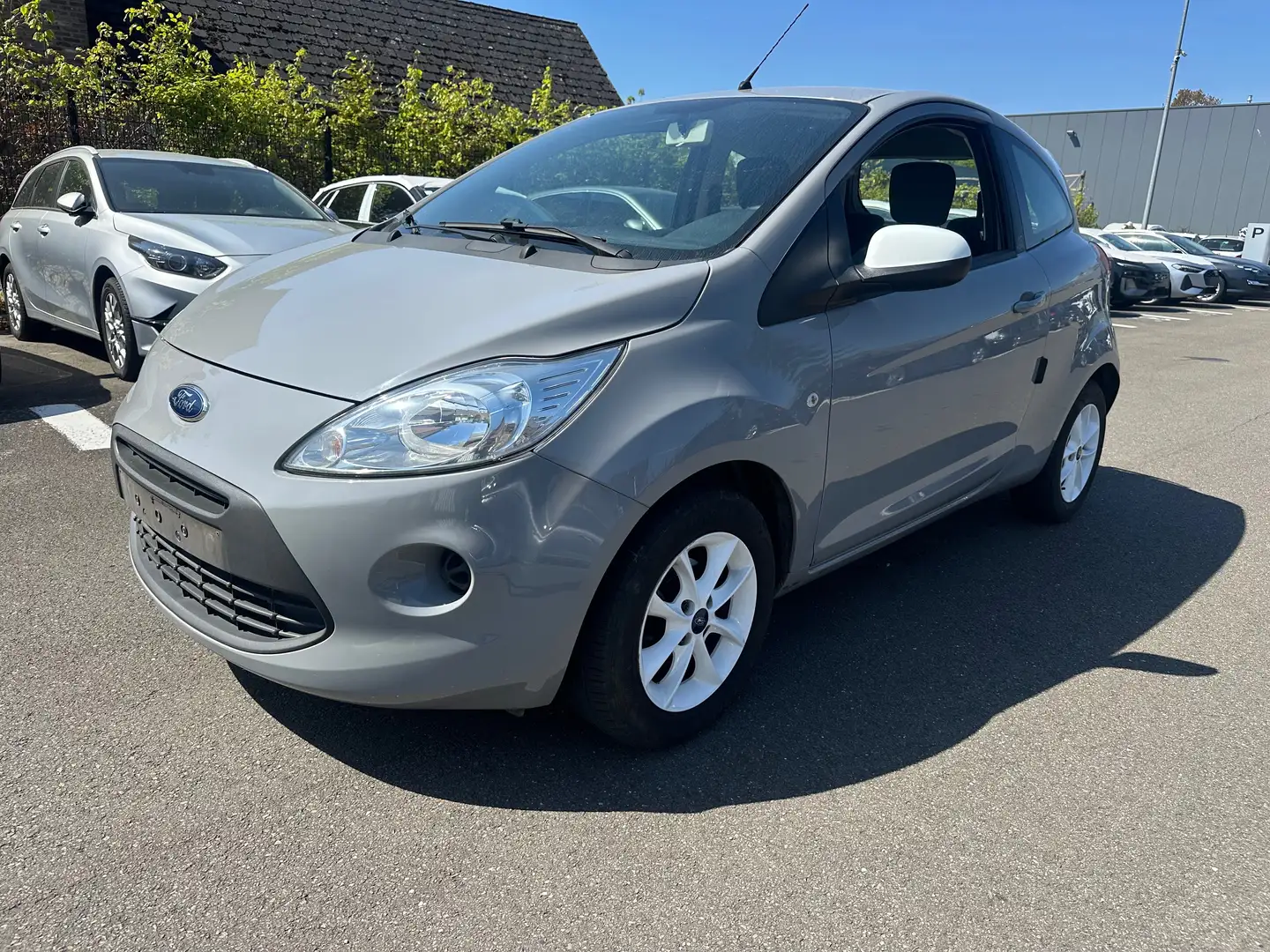 Ford Ka/Ka+ Ka/Ka+1.2 i airco Gris - 1