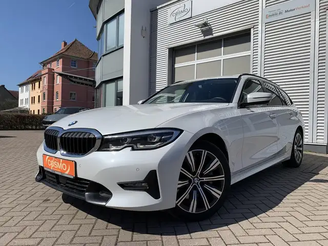 BMW 330 i SportLine AHK+LED+HiFi+Dig.Cockpit