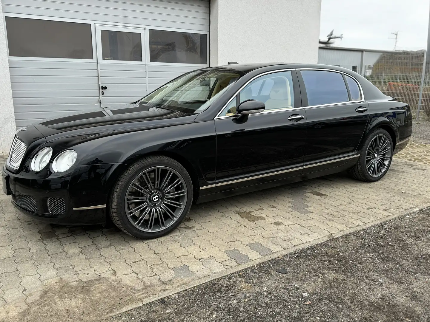 Bentley Continental FLYING SPUR SPEED Schwarz - 2