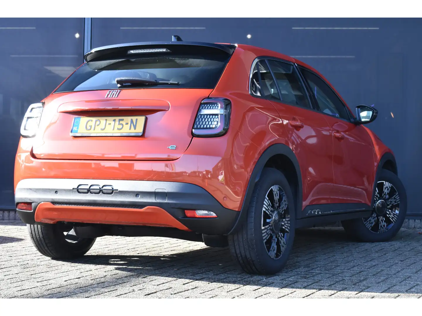 Fiat 600e Urban 54 kWh | Draadloos Apple Carplay & Android A Oranje - 2