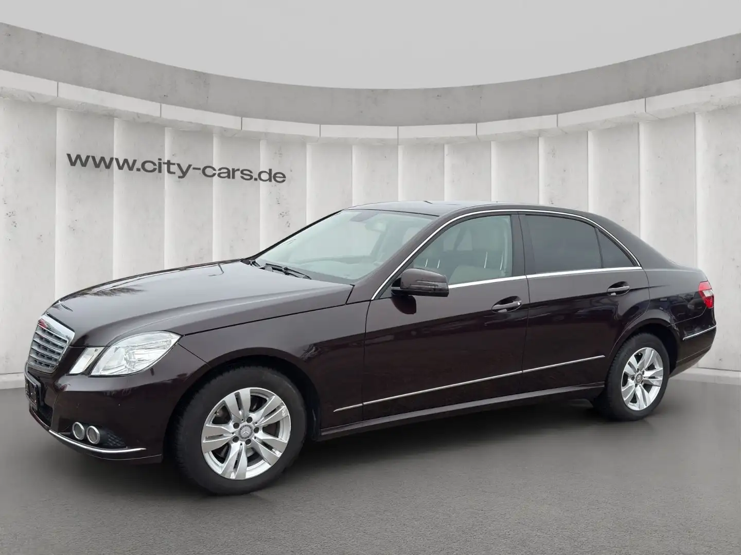 Mercedes-Benz E 350 Lim. *Automatik*Navigation*PDC*Leder*AHK Hnědá - 1