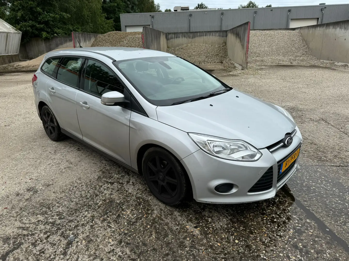 Ford Focus Wagon 1.6 TDCI ECOnetic Lease Trend Grijs - 1