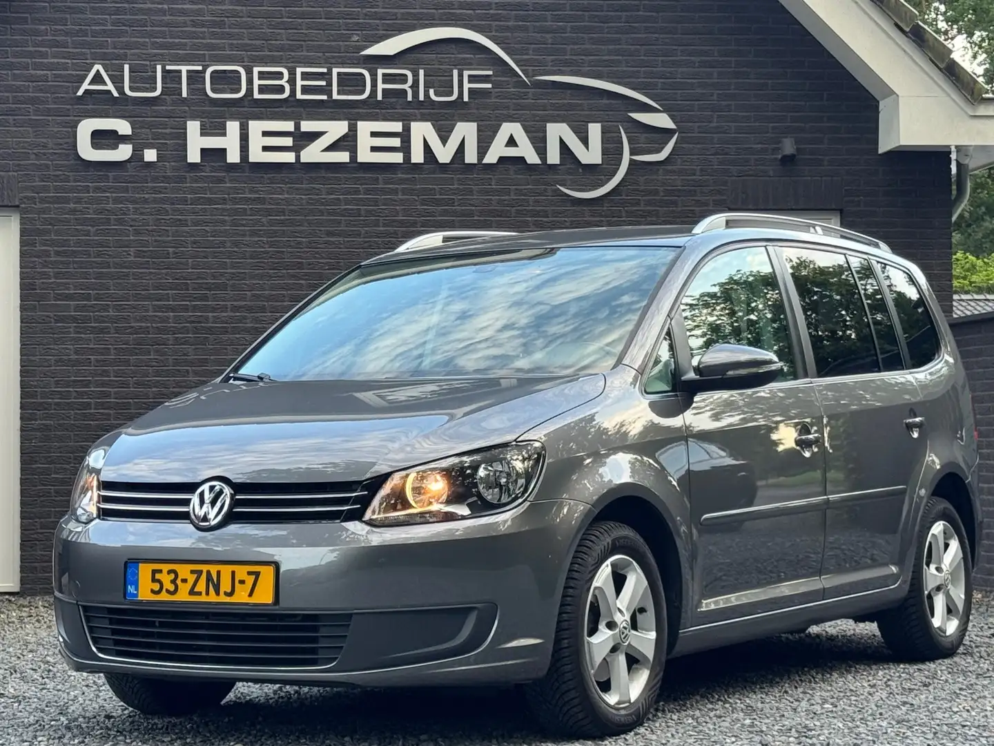 Volkswagen Touran 1.2 TSI Comfortline BlueMotion 7persoons Navigatie Grijs - 1