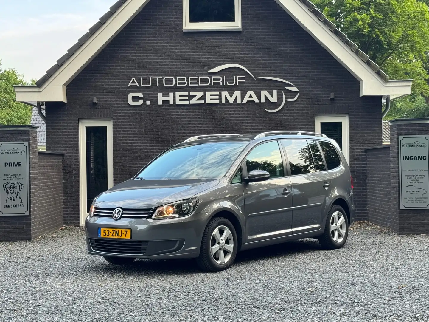 Volkswagen Touran 1.2 TSI Comfortline BlueMotion 7persoons Navigatie Grijs - 2