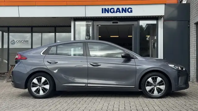Hyundai IONIQ view 6