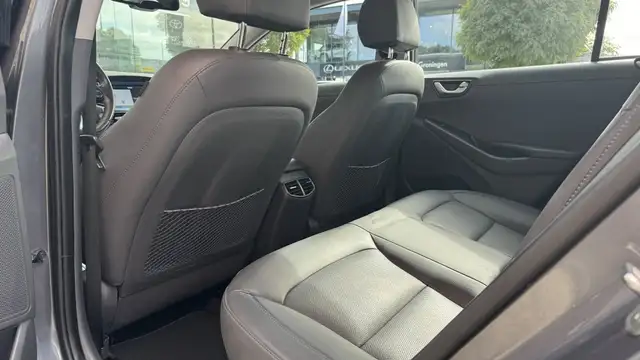 Hyundai IONIQ view 14