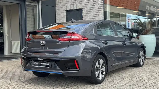 Hyundai IONIQ view 2