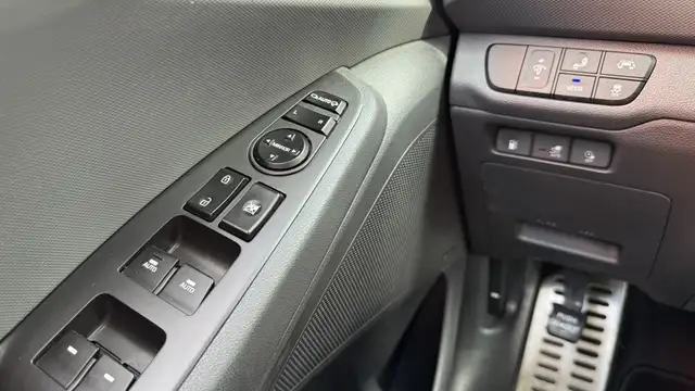 Hyundai IONIQ view 22