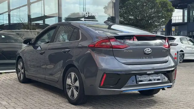 Hyundai IONIQ view 7
