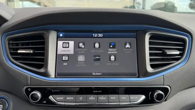 Hyundai IONIQ view 27