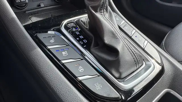 Hyundai IONIQ view 19