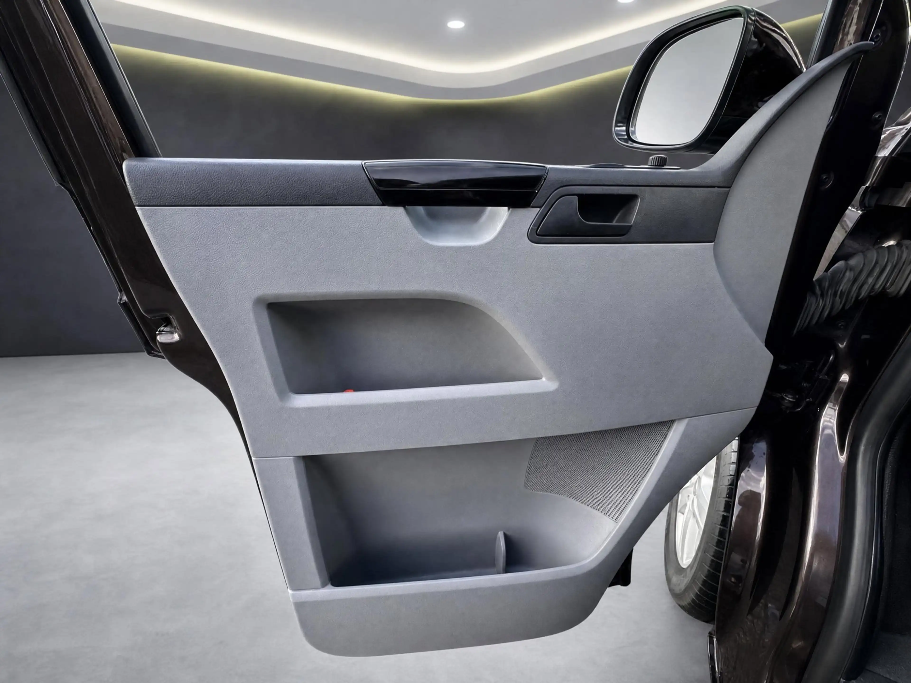 Volkswagen Transporter 2.0 TDI L1H1 DC Highline Automaat met Airco !!! 17 — photo 15