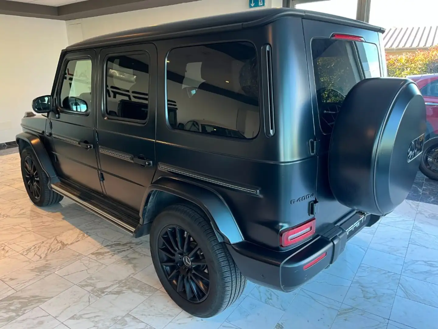 Mercedes-Benz G 400 d SW AMG LINE 330CV Nero - 2