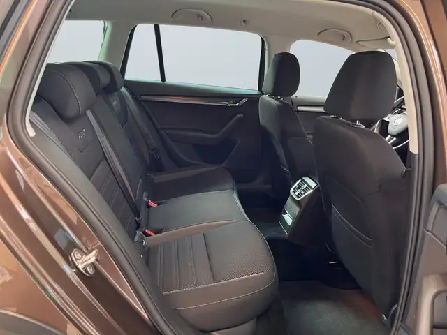 Skoda Octavia view 11