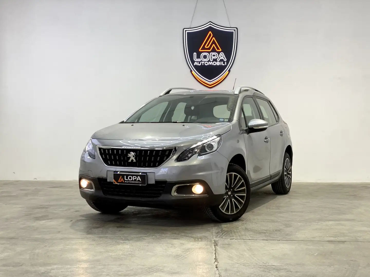 Peugeot 2008 2008 1.2 puretech Style s Grijs - 1