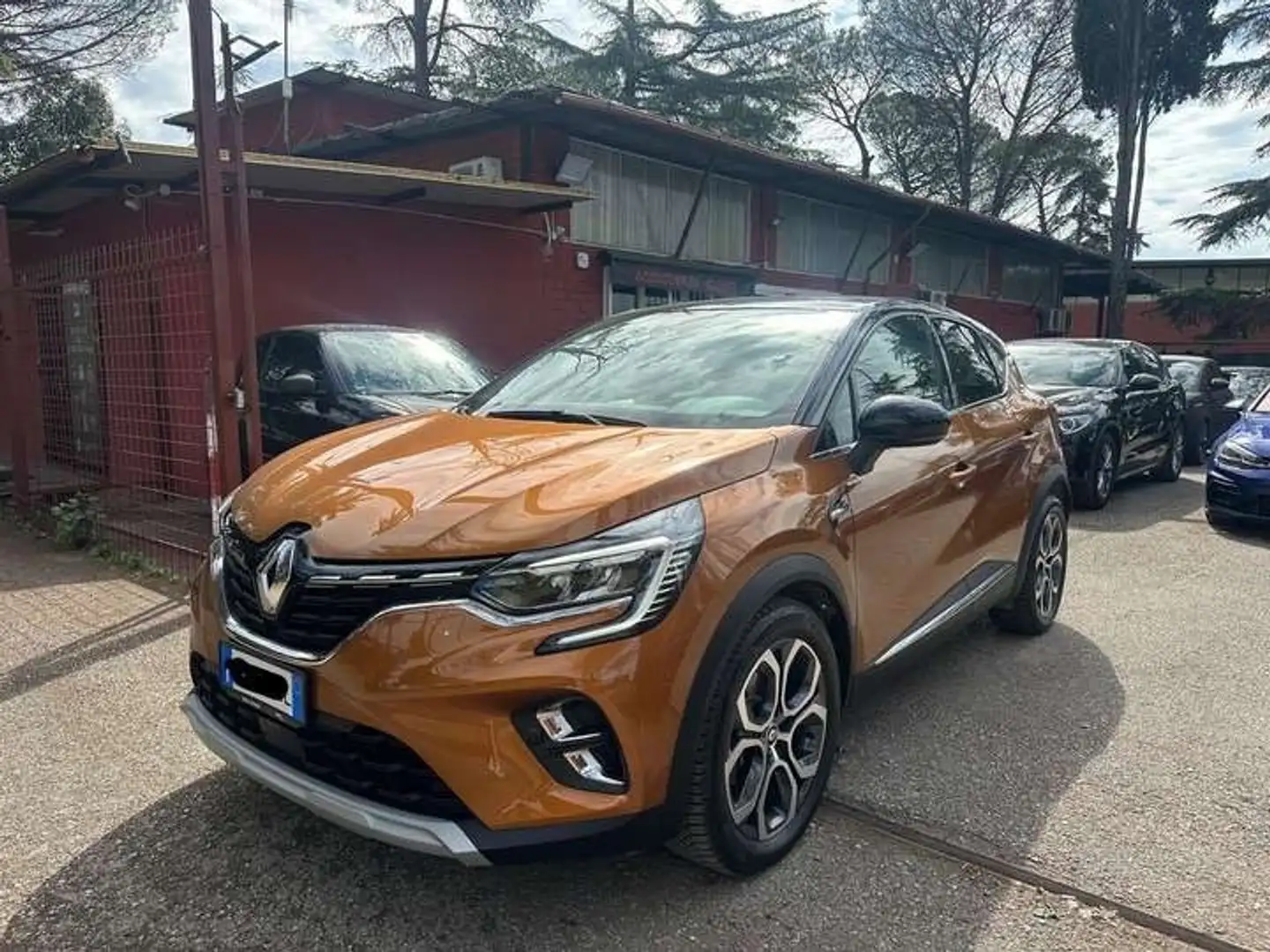 Renault Captur Plug-in Hybrid E-Tech 160 CV RS Line Marrone - 2