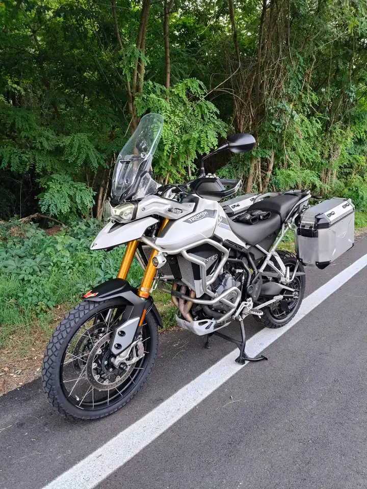Triumph Tiger 900