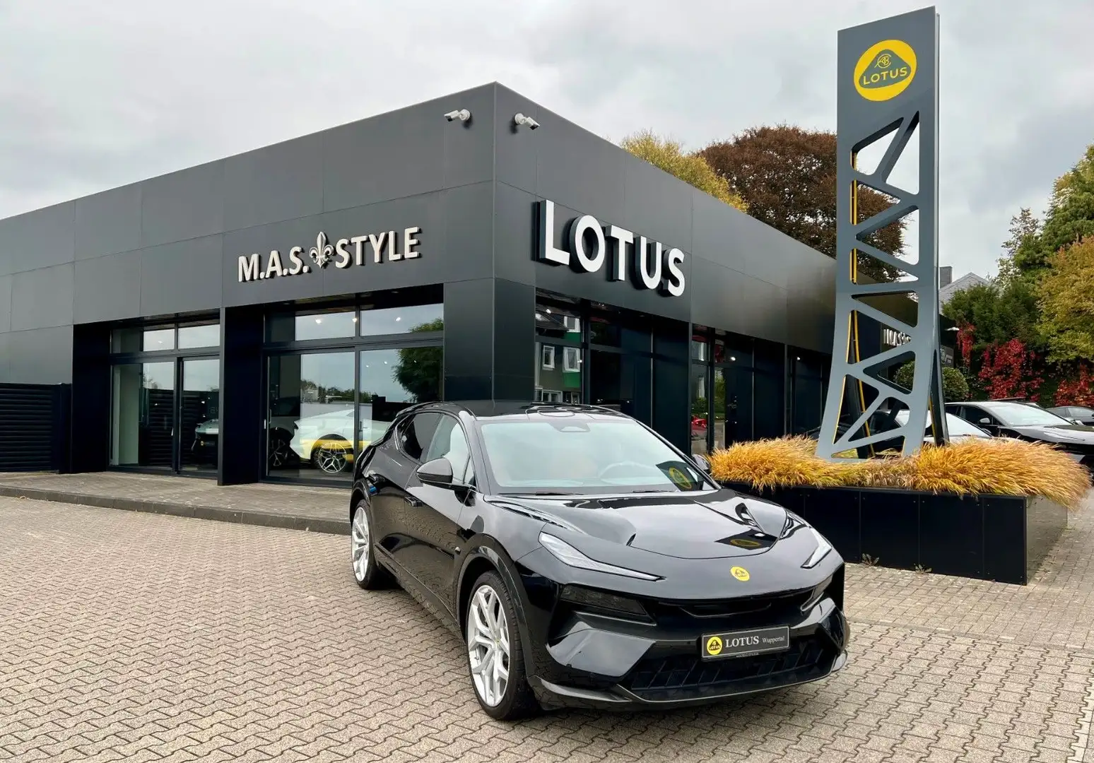 Lotus Eletre R KEF  rotes Leder sehr selten Schwarz - 1