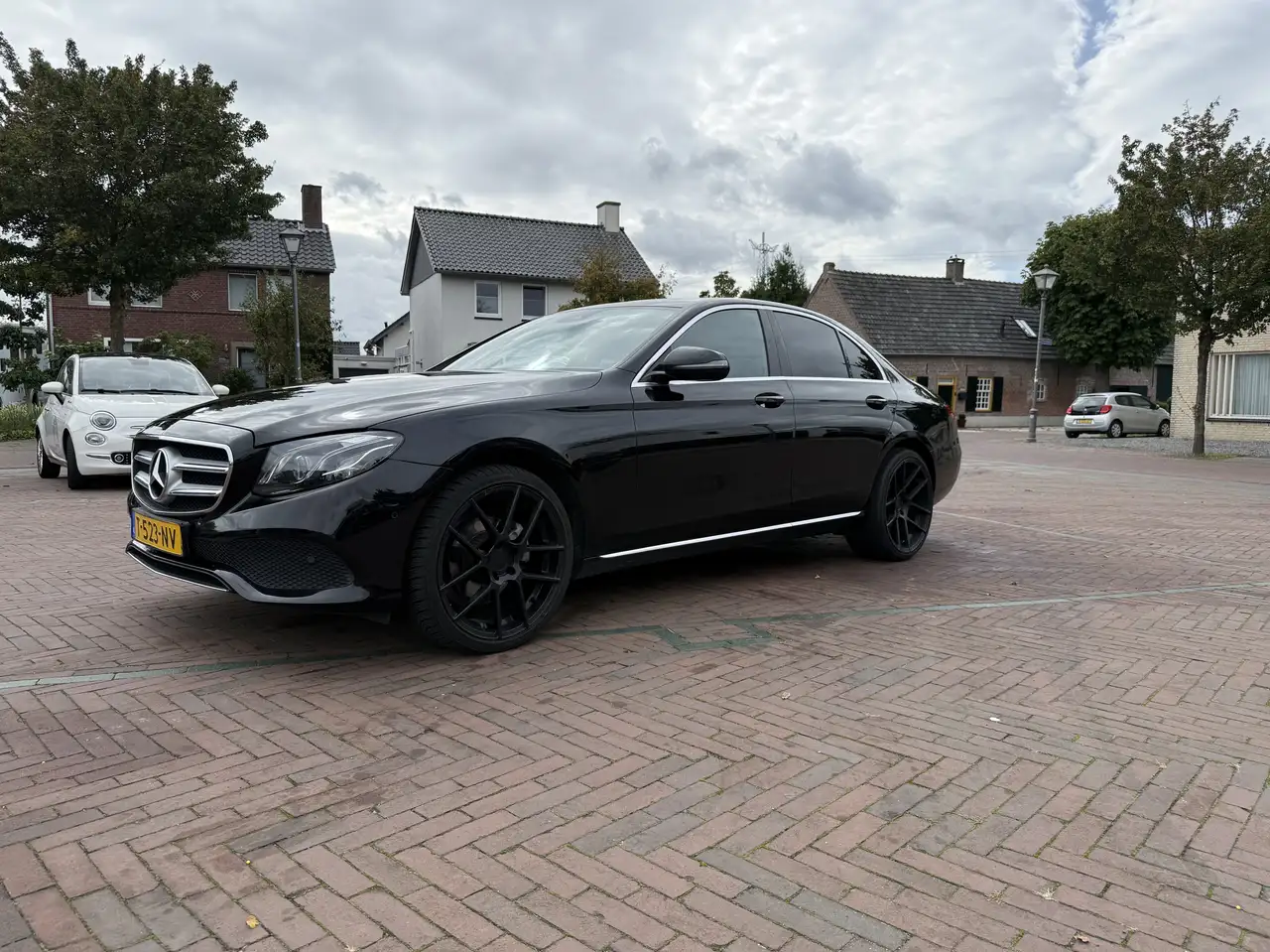Mercedes-Benz E 220