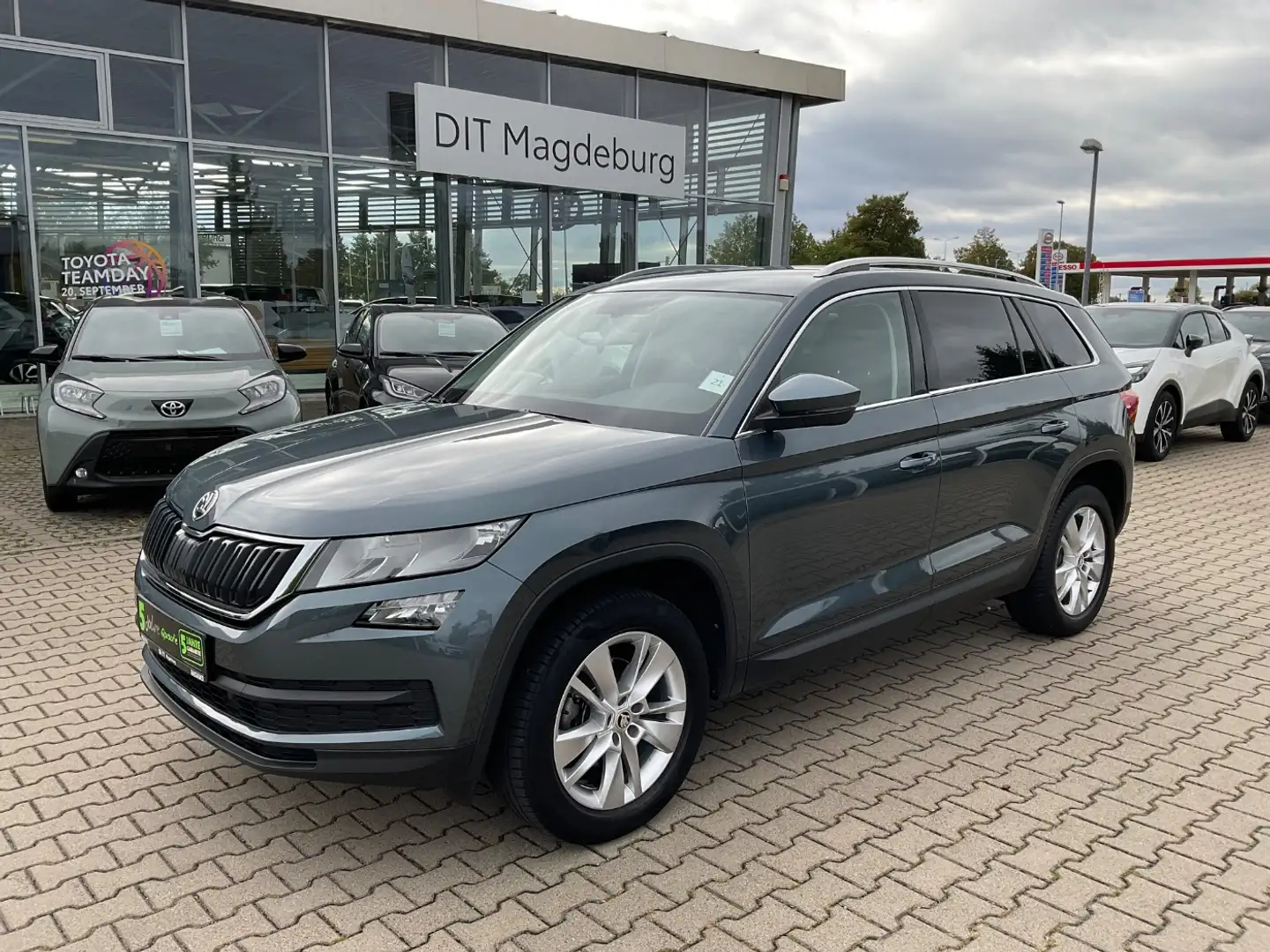 Skoda Kodiaq 1.5 TSI Automatik, AHK+Sitzheizug+Carplay Grijs - 2