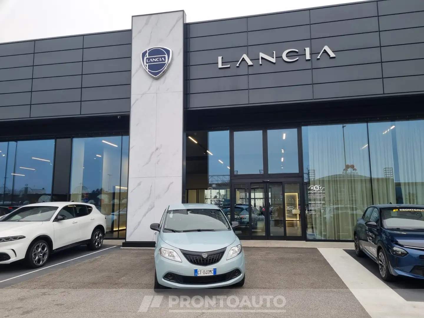 Lancia Ypsilon 1.0 firefly hybrid oro s&s 70cv Verde - 2