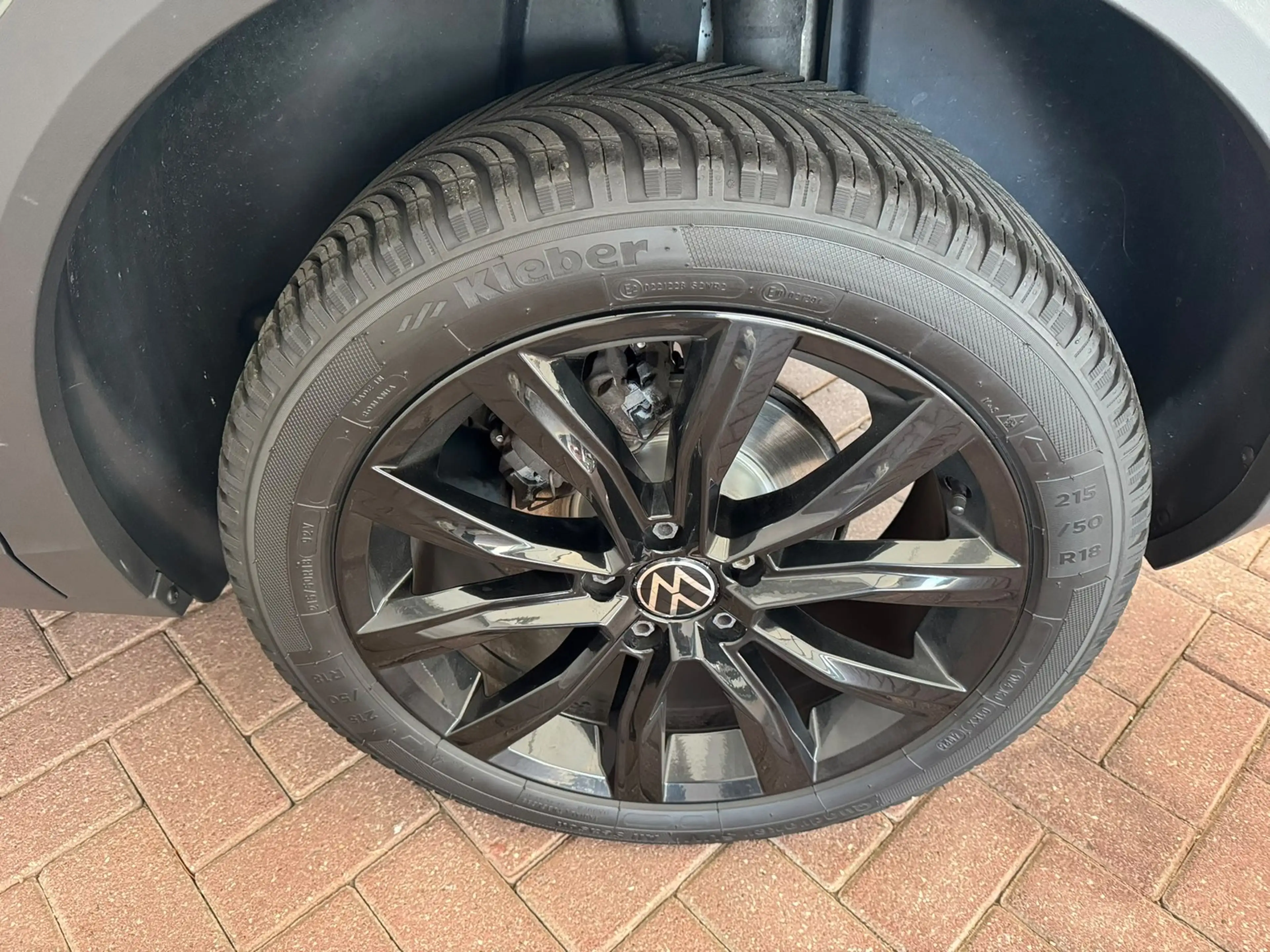 Volkswagen T-Roc Life 2.0TDI+KAMERA+ACC+SIDE+APP+MFL-BEHEIZBAR — photo 28