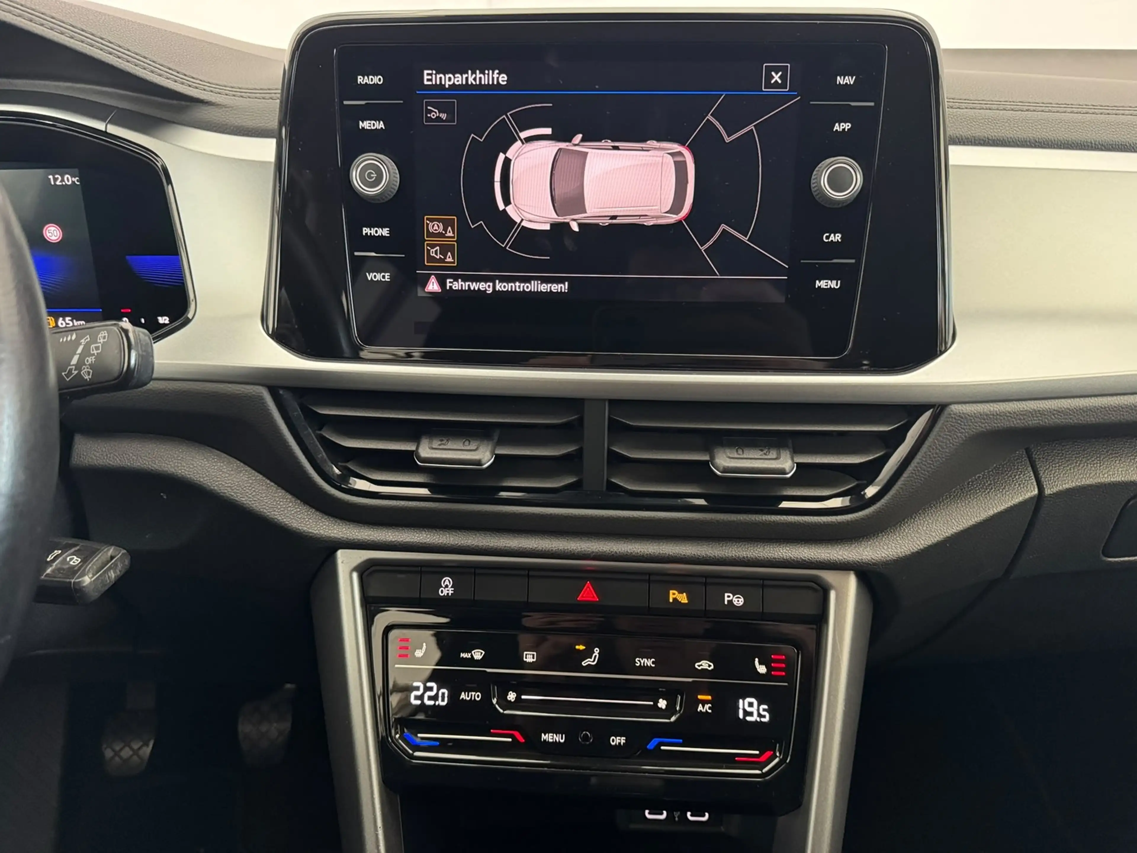 Volkswagen T-Roc Life 2.0TDI+KAMERA+ACC+SIDE+APP+MFL-BEHEIZBAR — photo 6