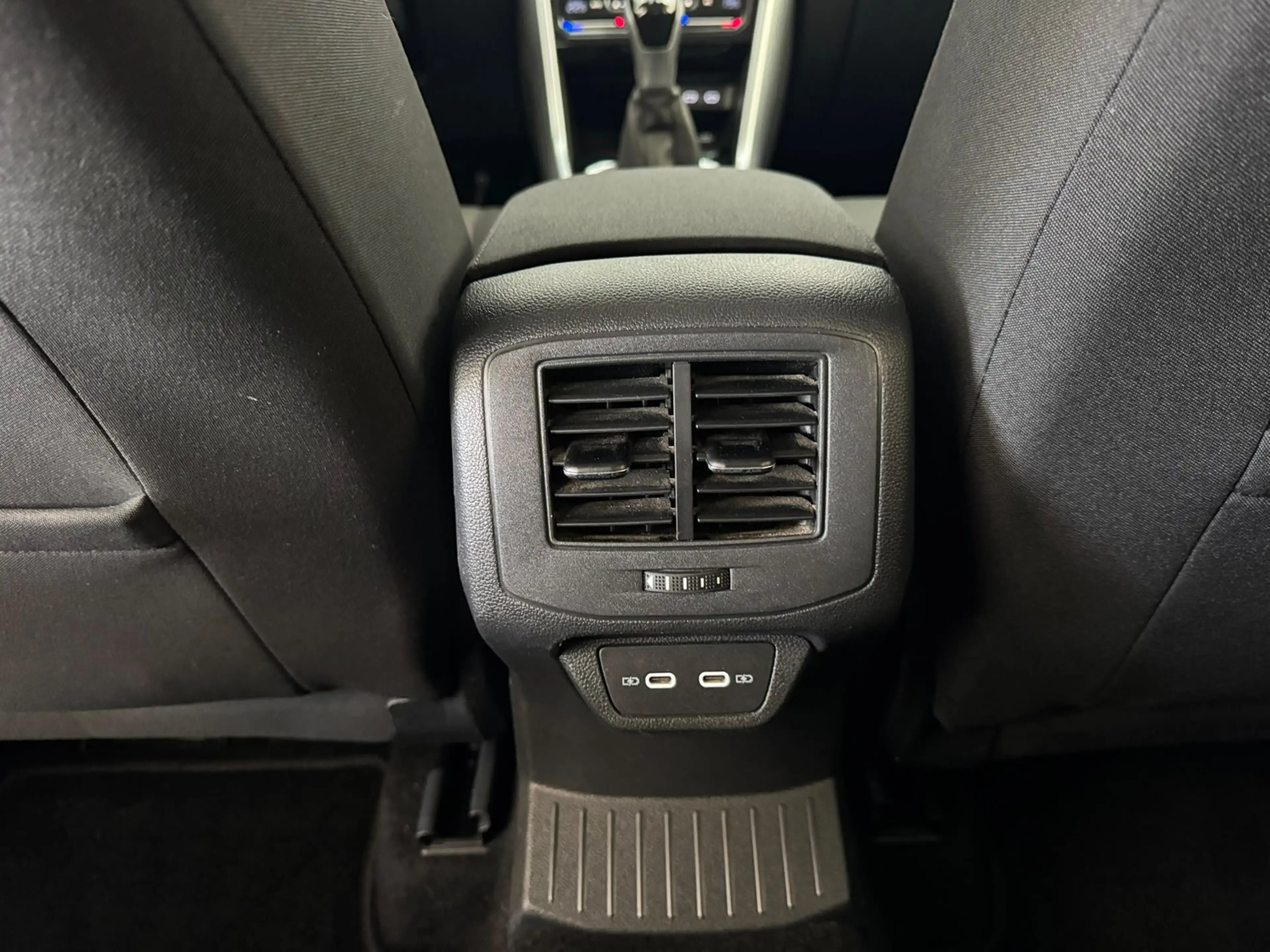 Volkswagen T-Roc Life 2.0TDI+KAMERA+ACC+SIDE+APP+MFL-BEHEIZBAR — photo 17
