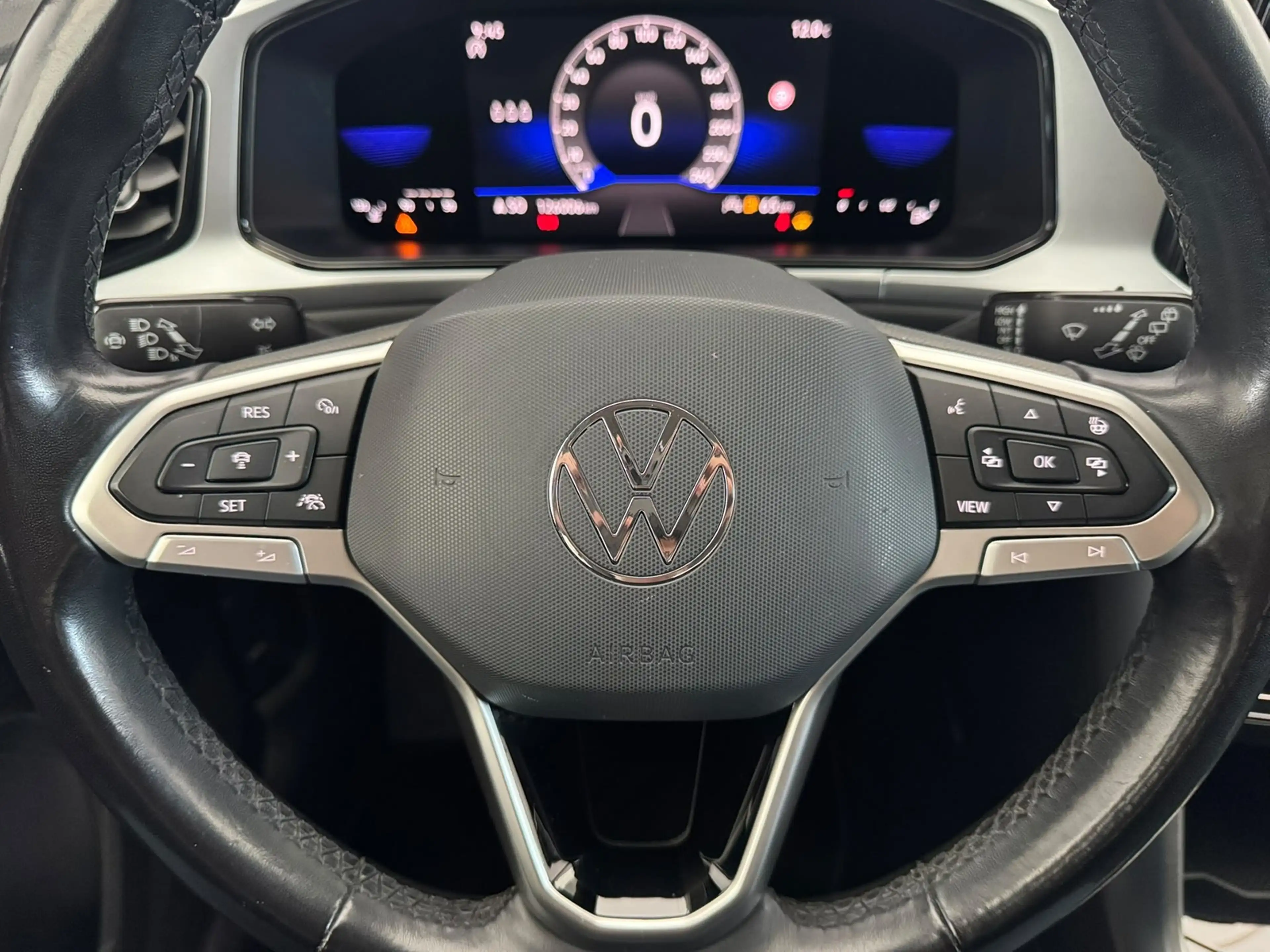 Volkswagen T-Roc Life 2.0TDI+KAMERA+ACC+SIDE+APP+MFL-BEHEIZBAR — photo 9