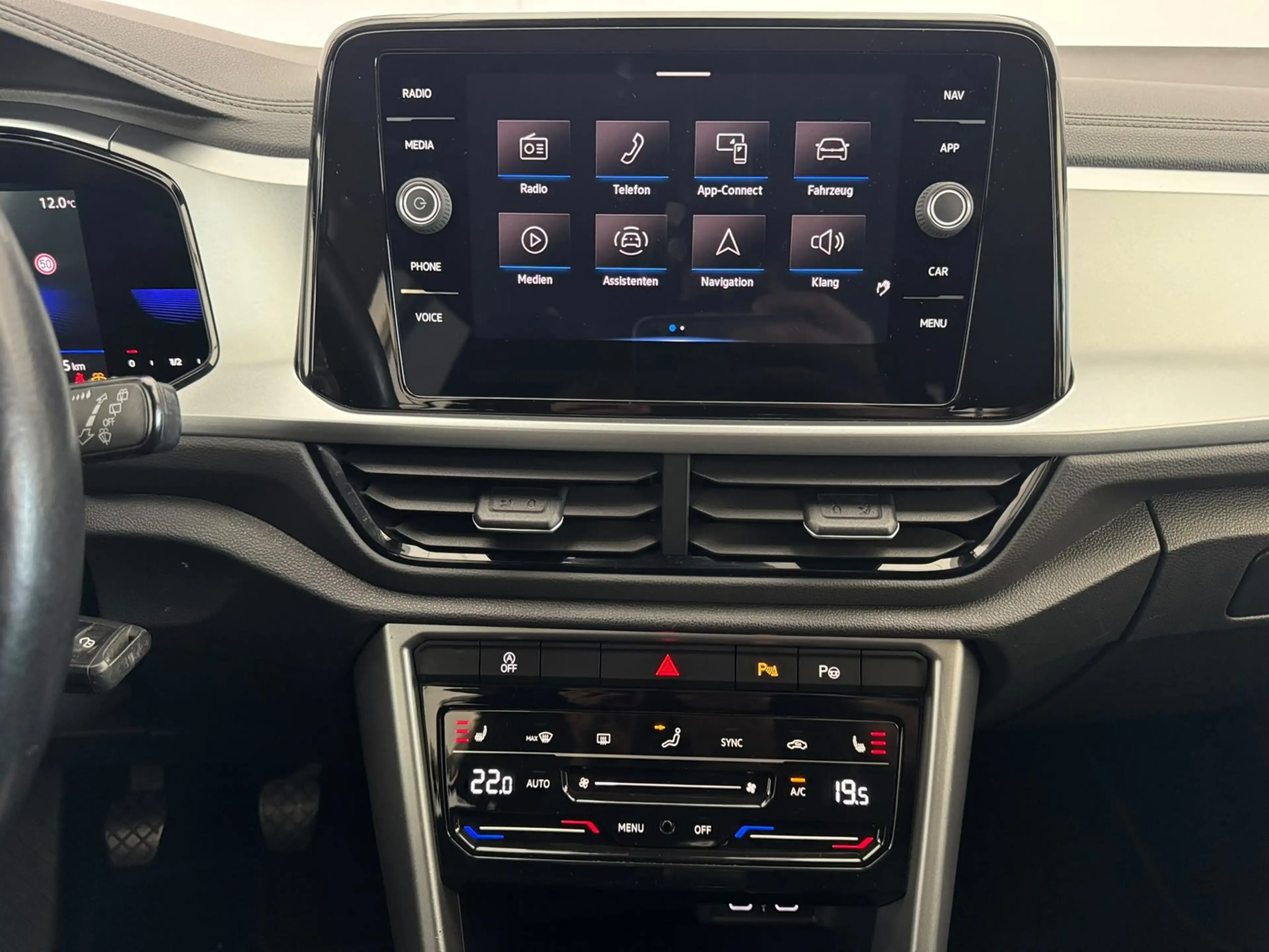 Volkswagen T-Roc Life 2.0TDI+KAMERA+ACC+SIDE+APP+MFL-BEHEIZBAR — photo 5