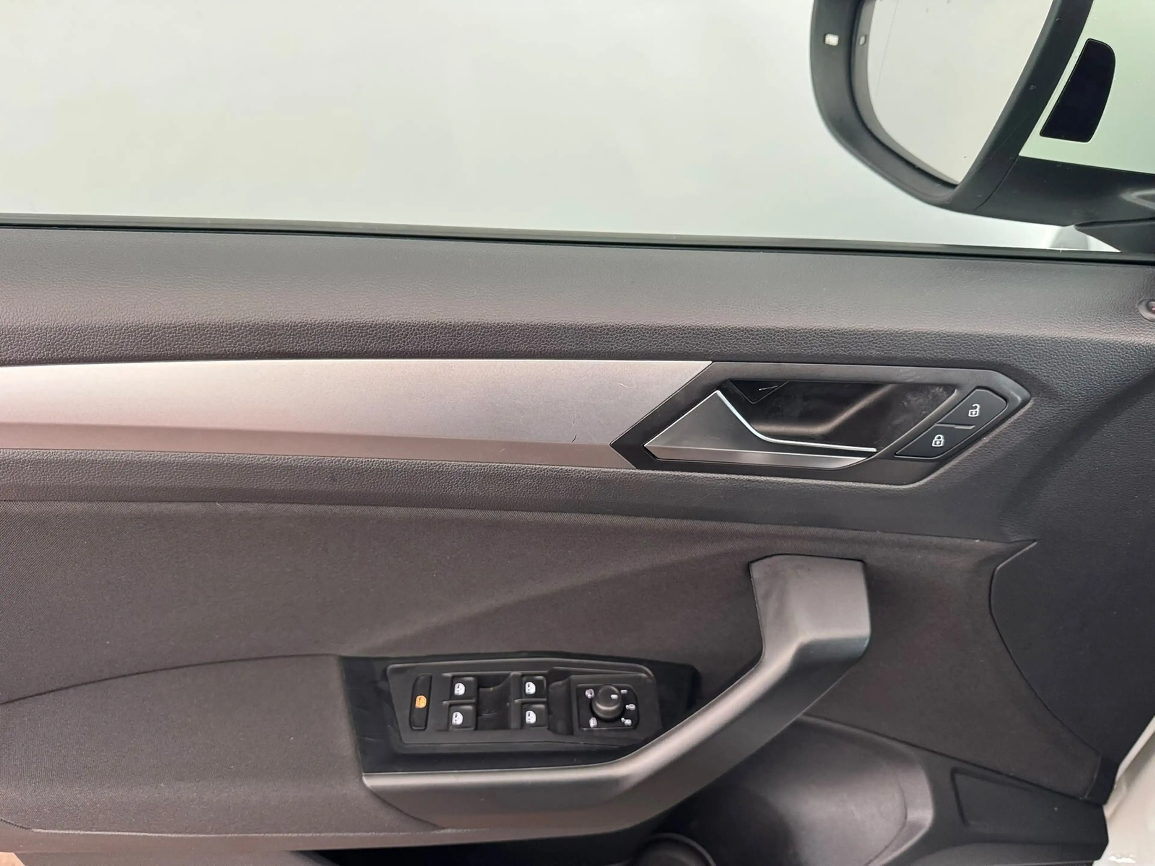 Volkswagen T-Roc Life 2.0TDI+KAMERA+ACC+SIDE+APP+MFL-BEHEIZBAR — photo 11