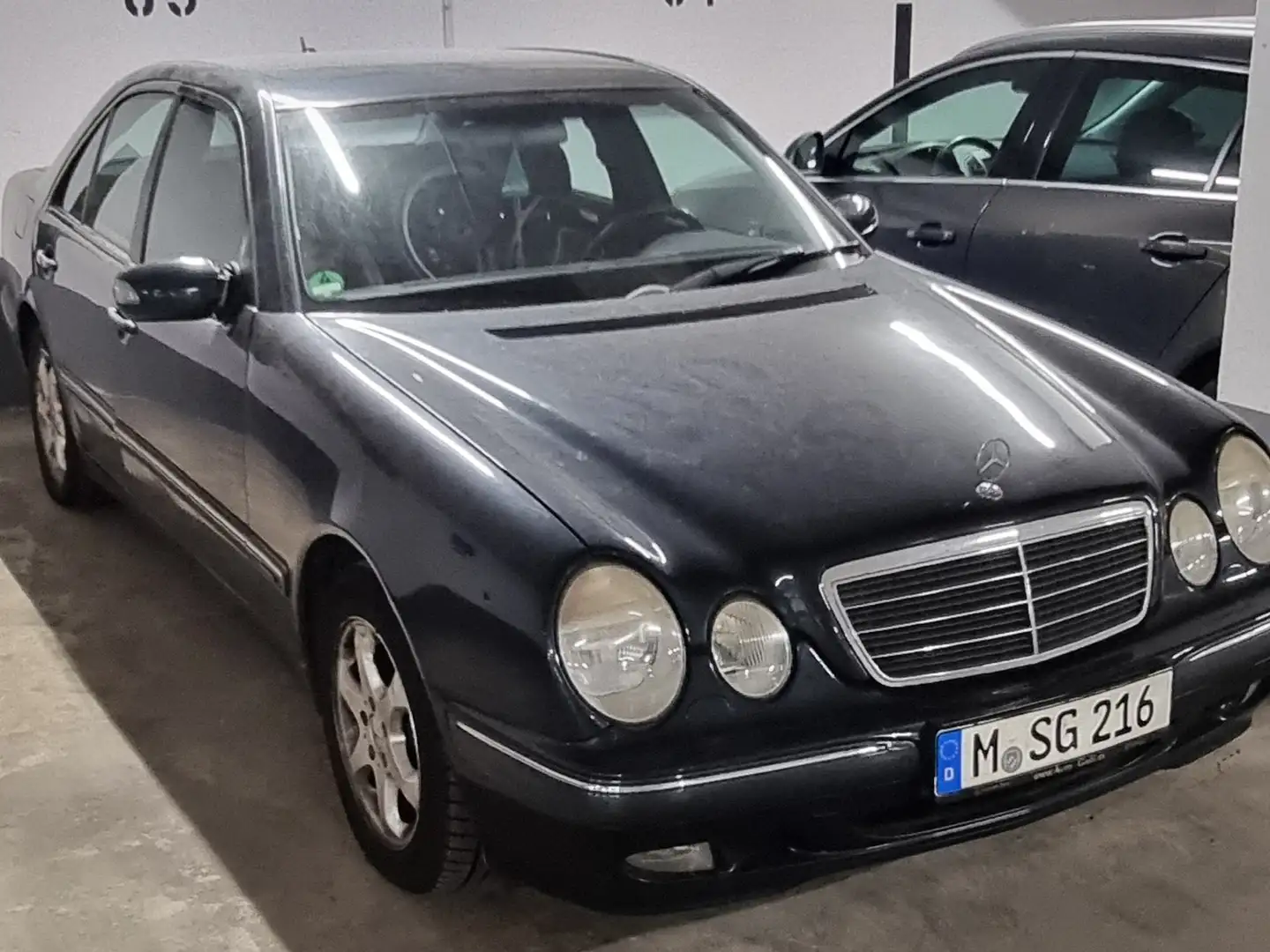 Mercedes-Benz E 240 E-Klasse Elegance Blue - 1