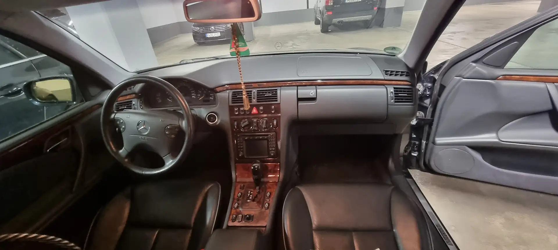Mercedes-Benz E 240 E-Klasse Elegance Blue - 2