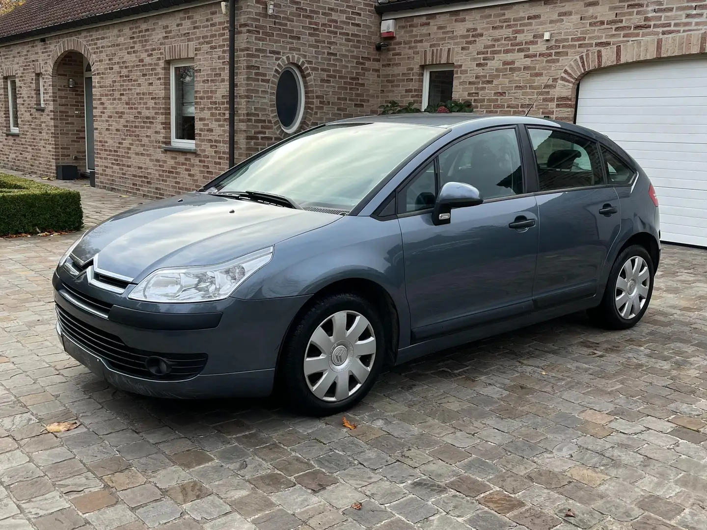 Citroen C4 C4 1.4i Tonic PRÊTE à IMMATRICULER Grijs - 1