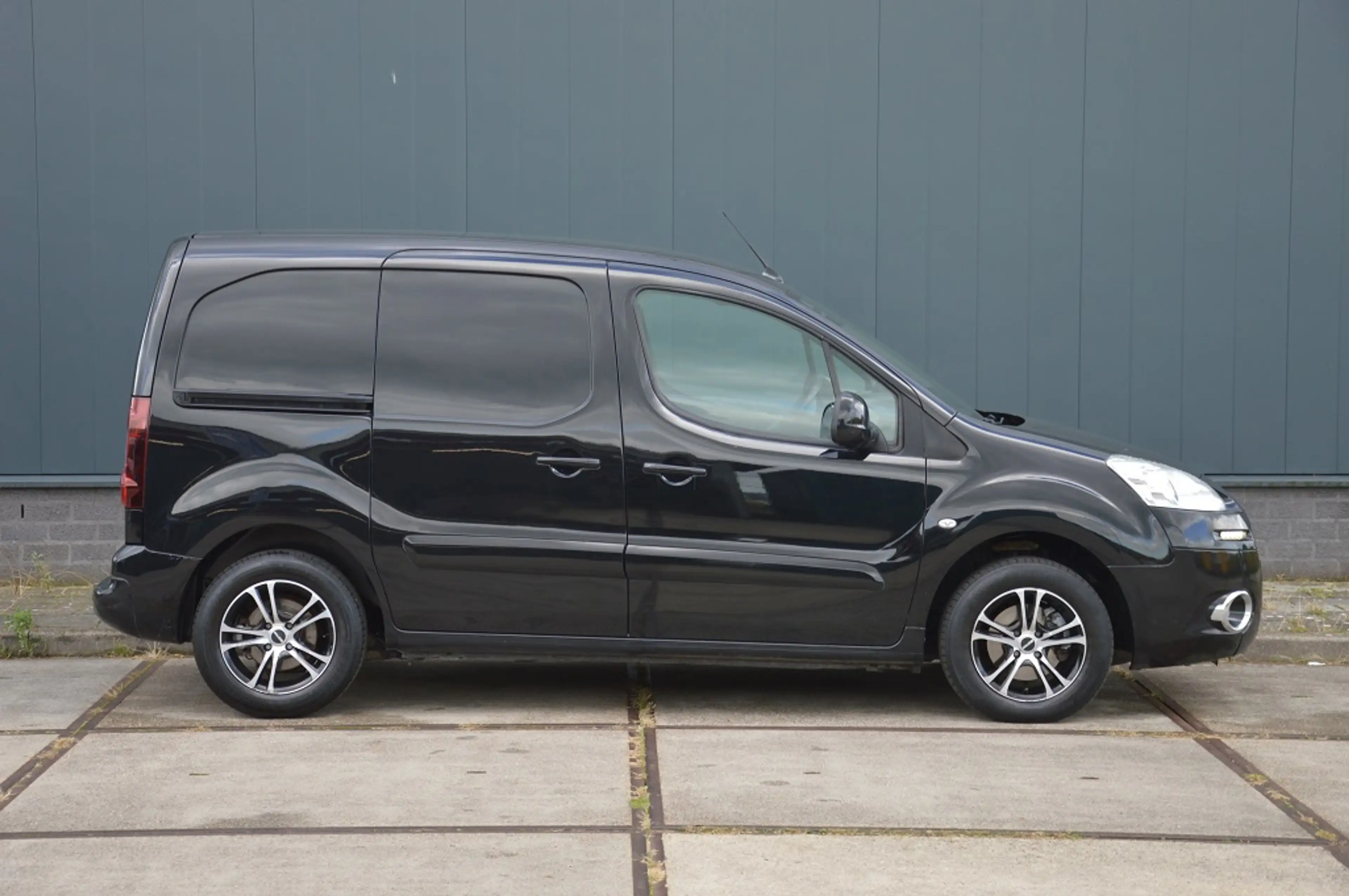 Peugeot Partner 120 1.6 e-HDI L1 90PK Euro 5 Navteq Airco 3 Zits S — photo 9