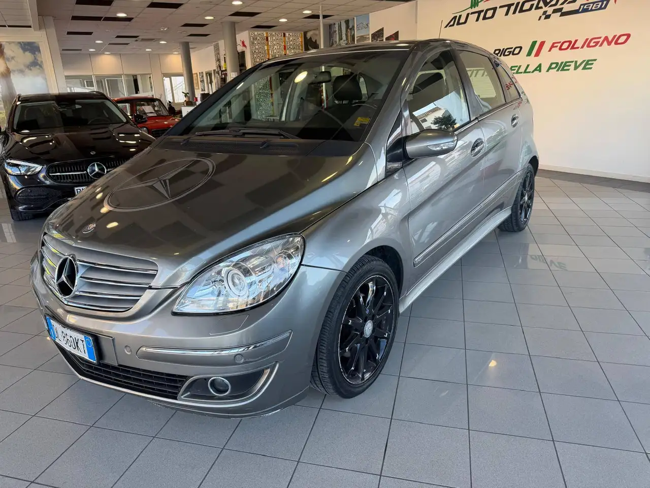 Mercedes-Benz B 200