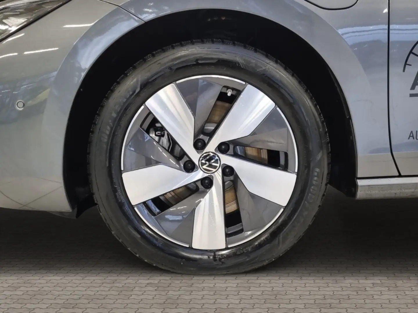 Volkswagen Passat TSI 150 kW EU6e Business 1.5 l eHybrid OPF Klima L Grau - 2