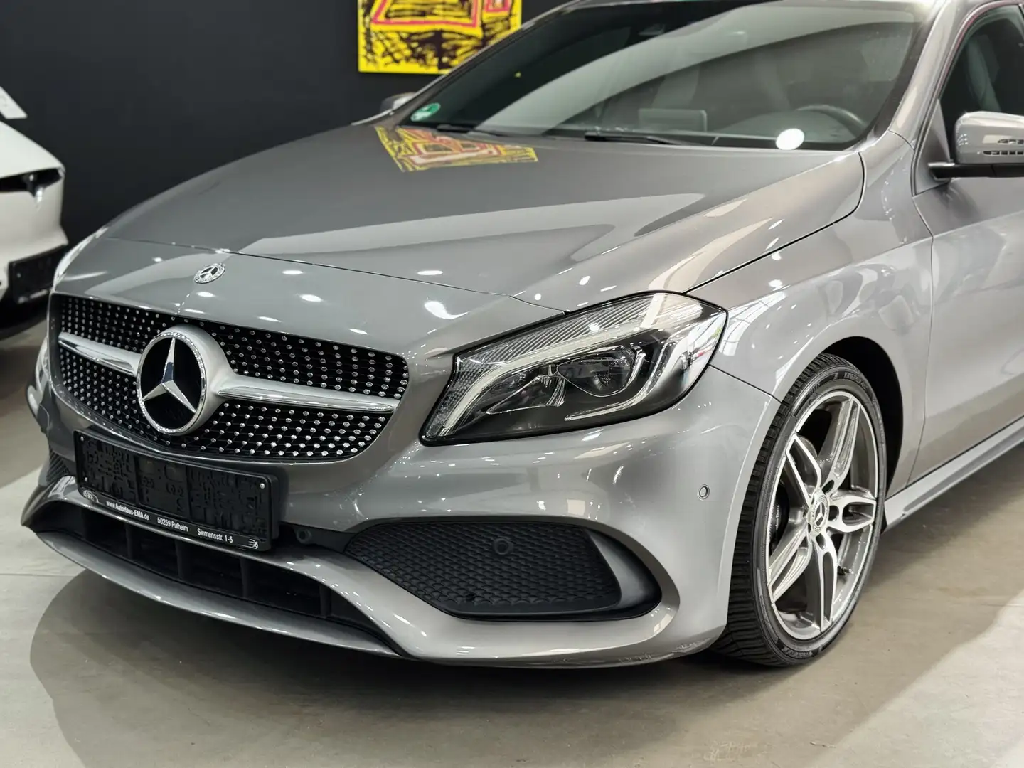 Mercedes-Benz A 200 A 200 BlueEfficiency*2.Hand*Automatik*Sport*SitzH* Grau - 2