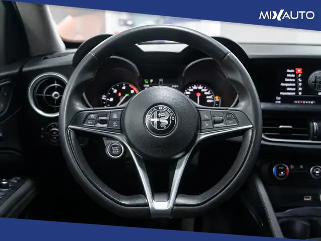 Alfa Romeo Stelvio view 12