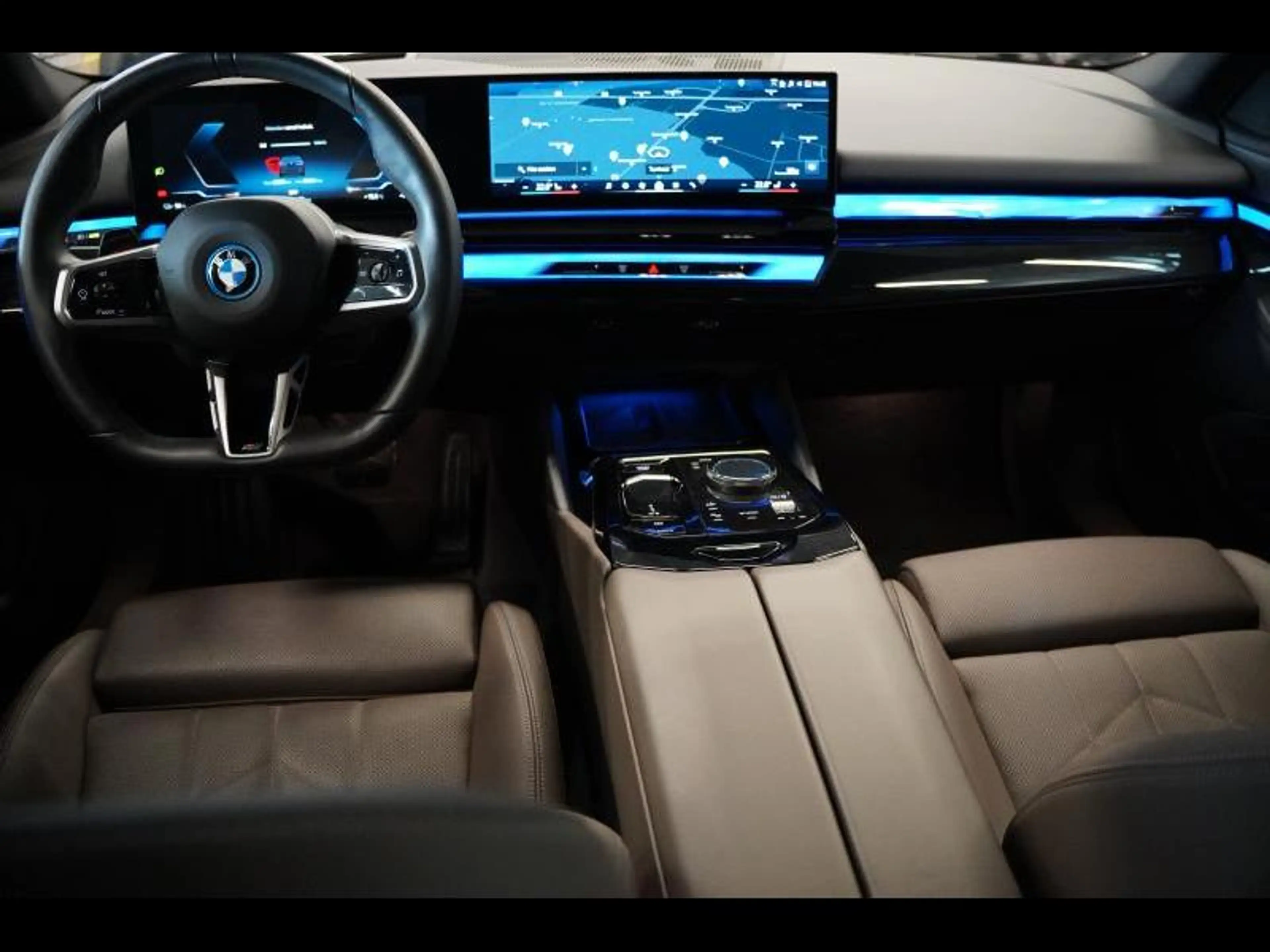 BMW i5 MPACK DRIVE ASSIST PLUS TREKHAAK 360 CAMERA — photo 7