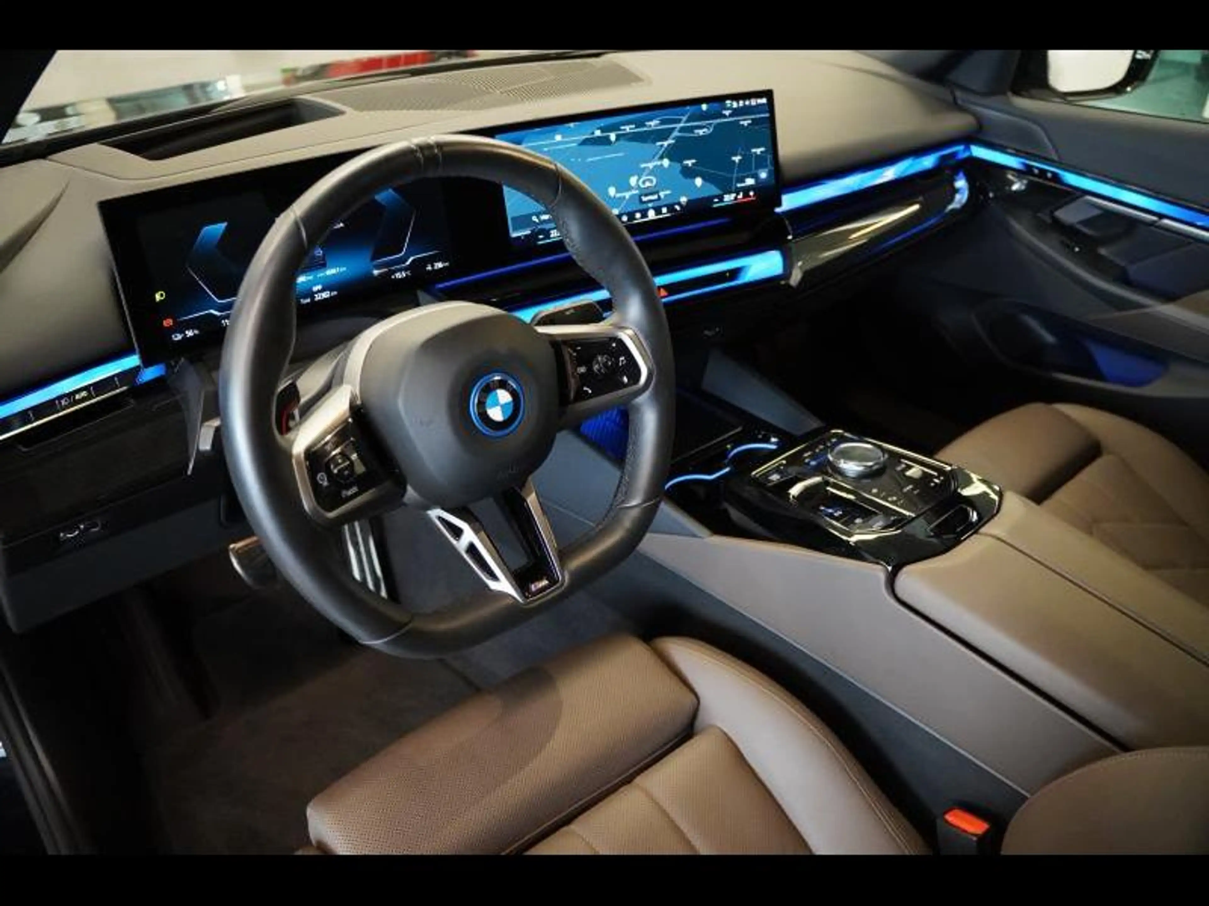 BMW i5 MPACK DRIVE ASSIST PLUS TREKHAAK 360 CAMERA — photo 6