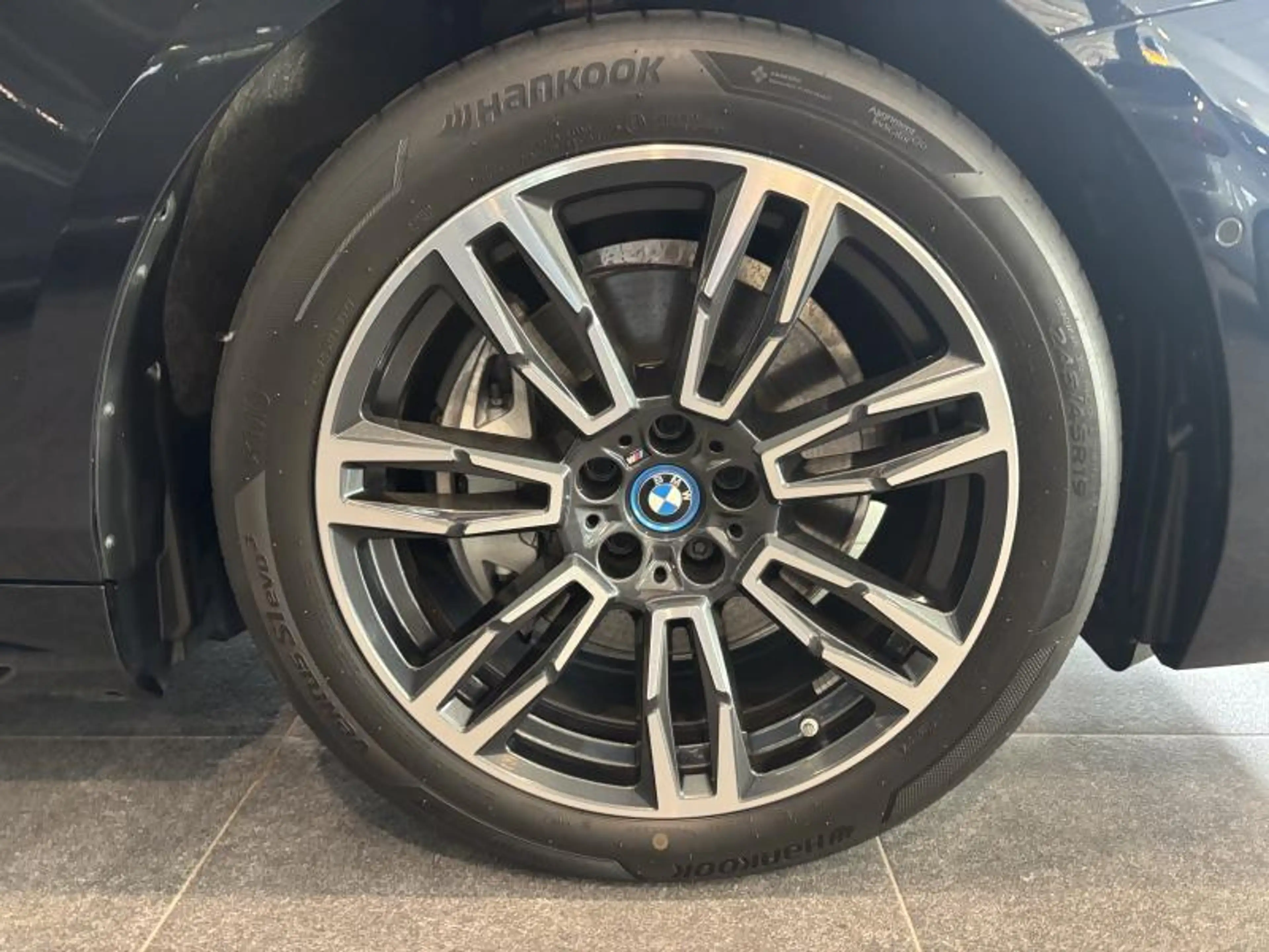 BMW i5 MPACK DRIVE ASSIST PLUS TREKHAAK 360 CAMERA — photo 8