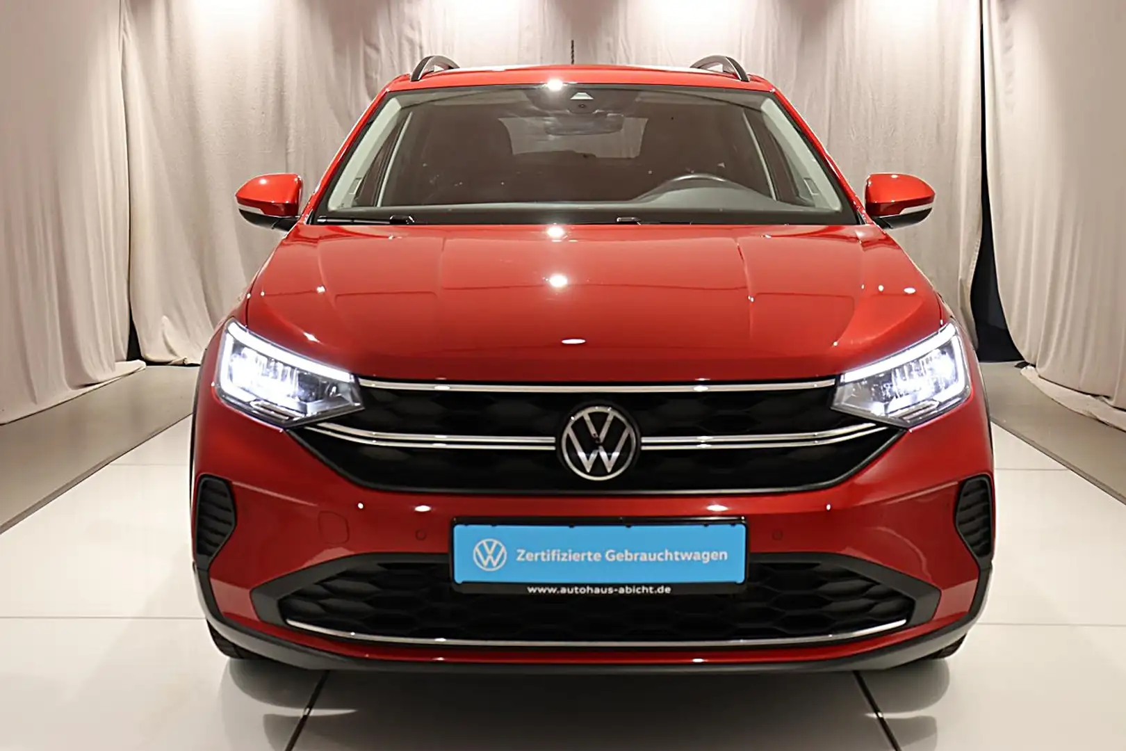 Volkswagen Taigo MOVE 1.5 TSI 110kW DSG ACC KAMERA LED NAVI PDC KEY Rouge - 2