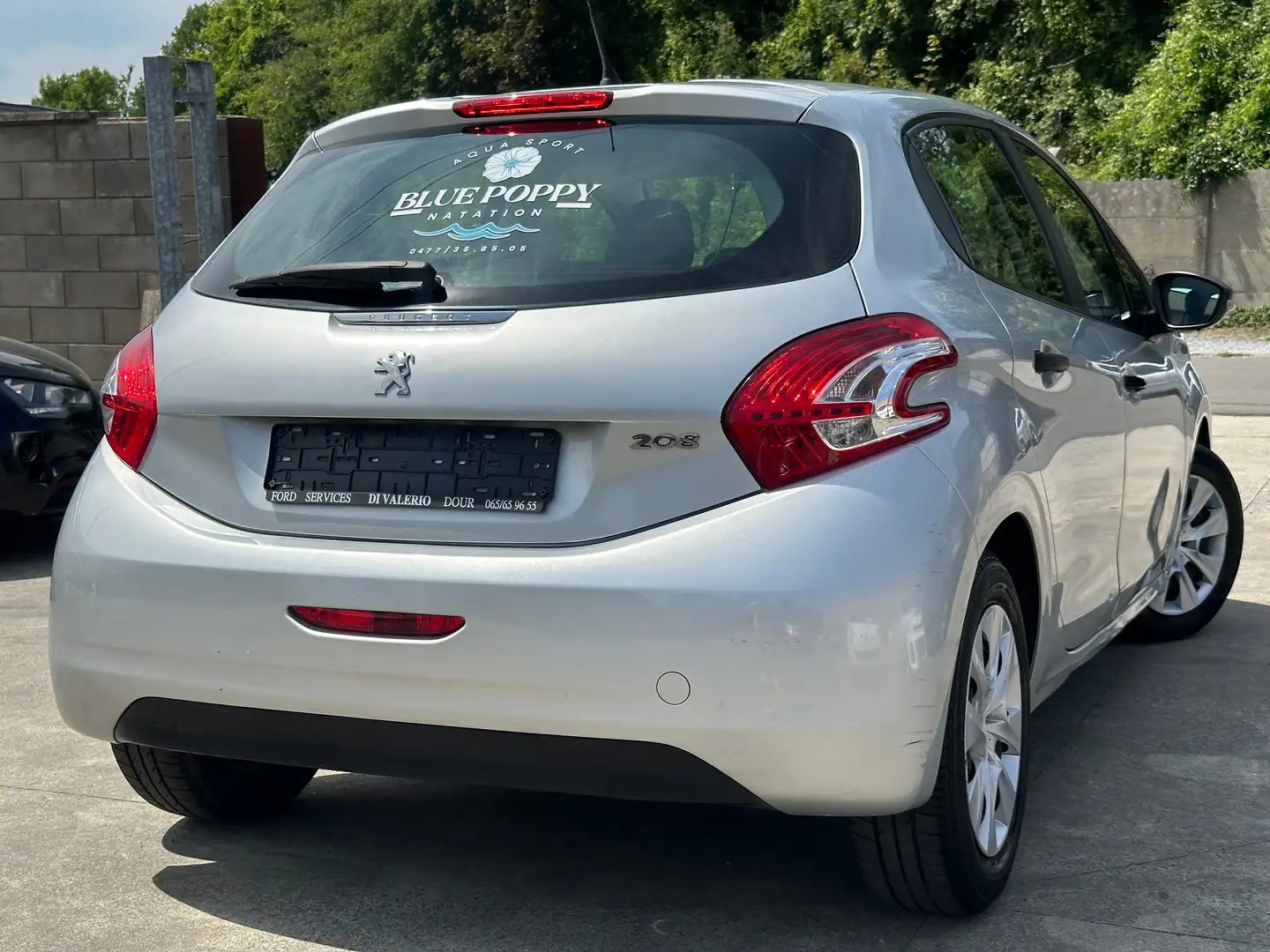 Peugeot 208 1.2i*NEW DISTRI*CARNET FULL *1ER MAiN*GARANTiE!! Grijs - 2