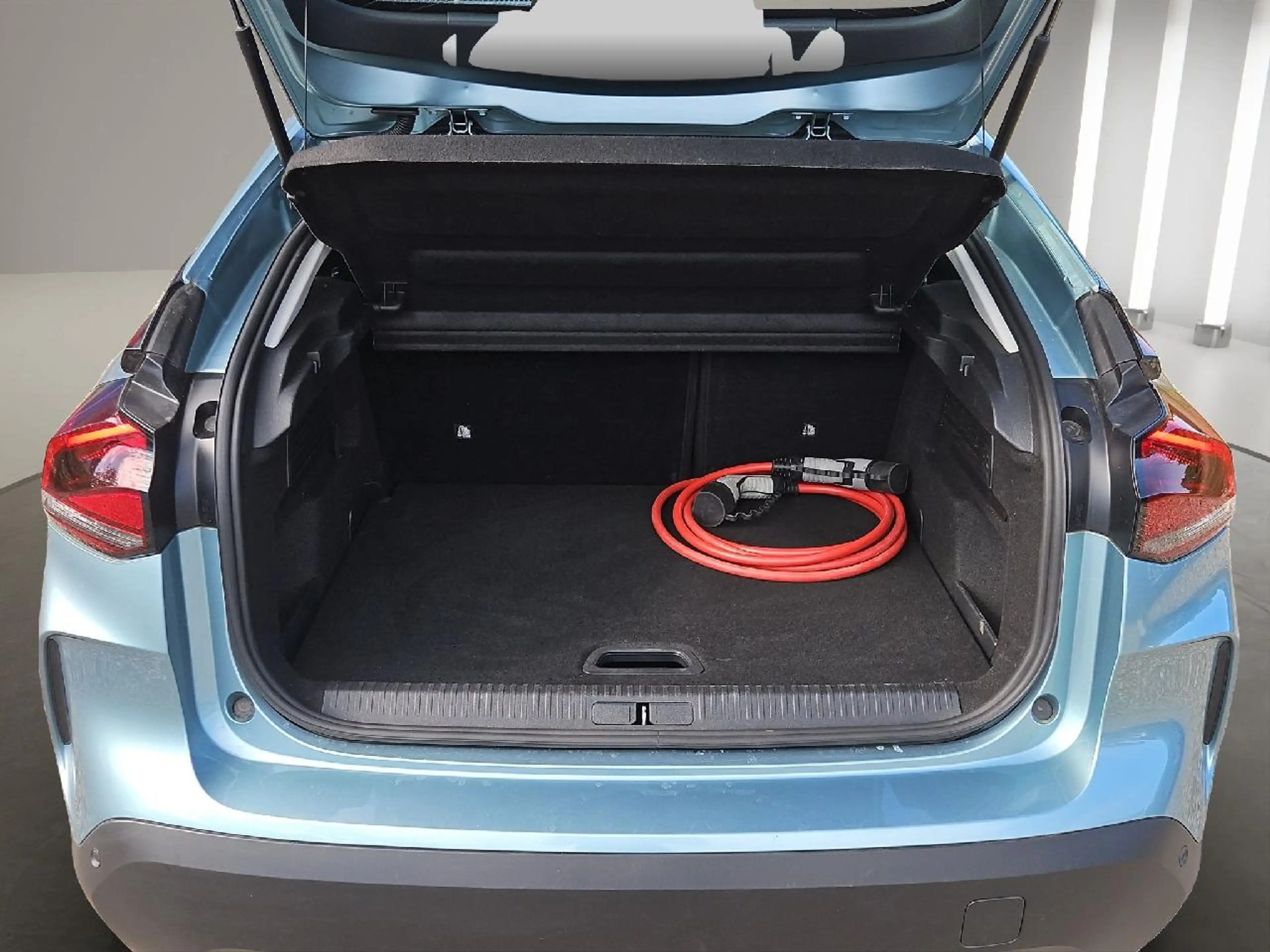 Citroen E-C4 Electric ë- Feel — photo 20