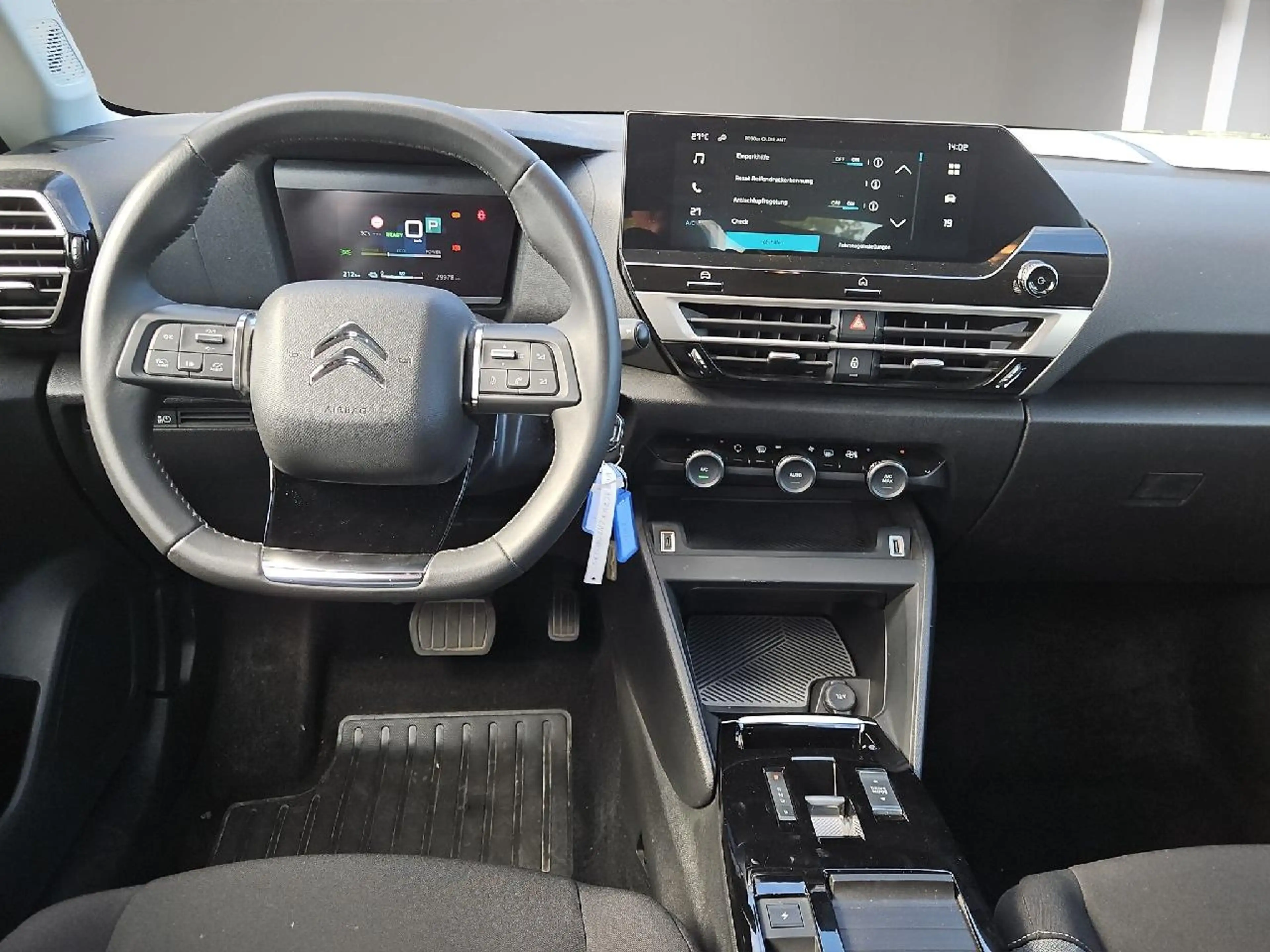 Citroen E-C4 Electric ë- Feel — photo 14