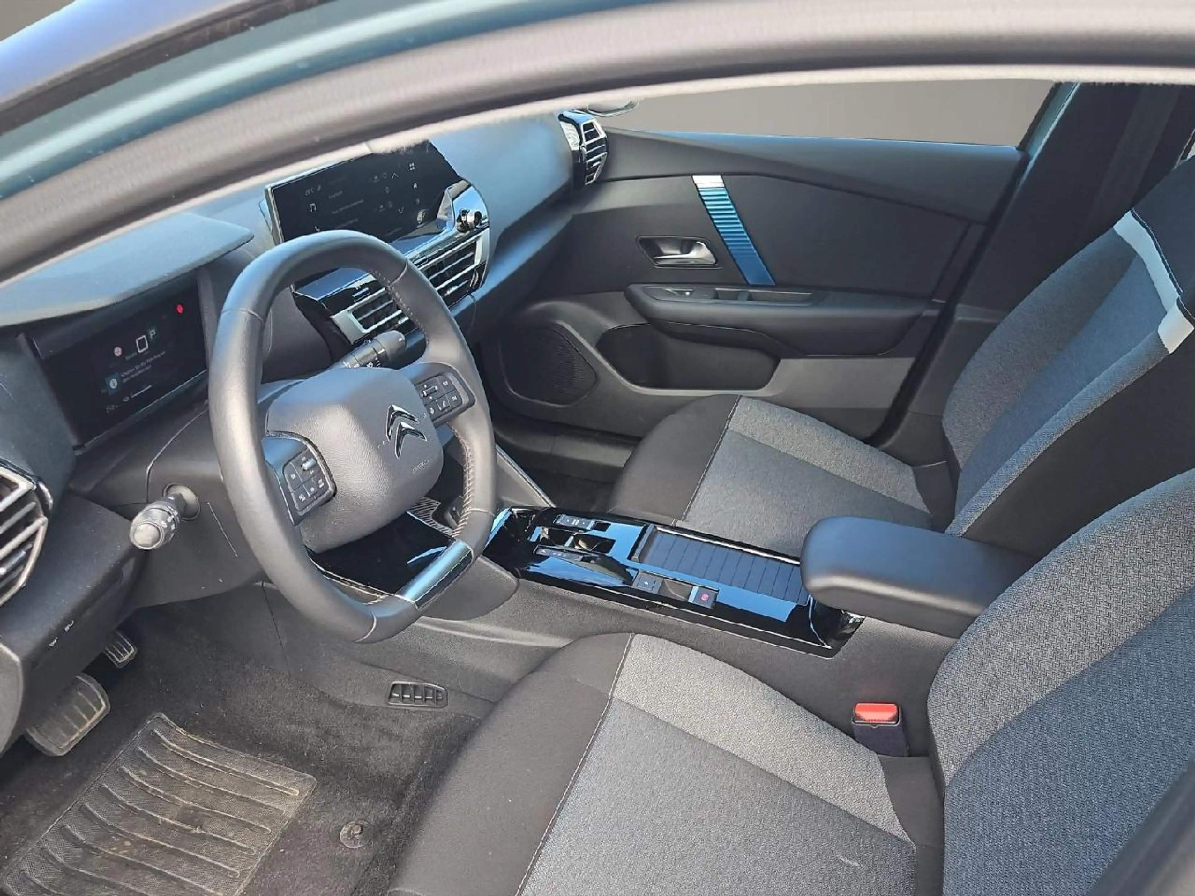 Citroen E-C4 Electric ë- Feel — photo 9