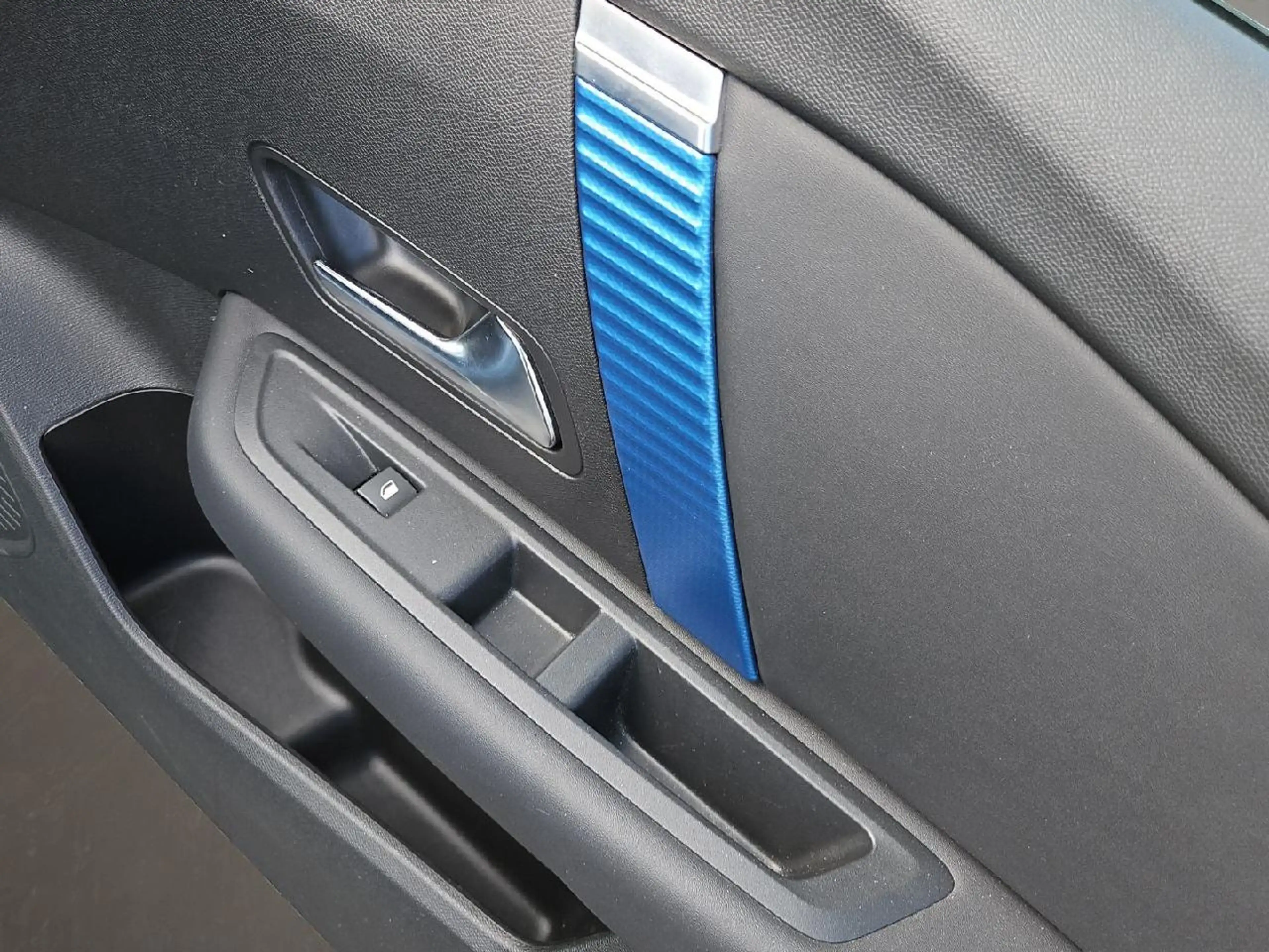 Citroen E-C4 Electric ë- Feel — photo 17