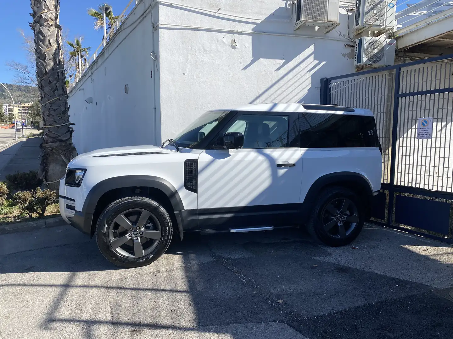Land Rover Defender 90 2.0 si4 S awd 300cv auto AUTOCARRO 5 POSTI - 1