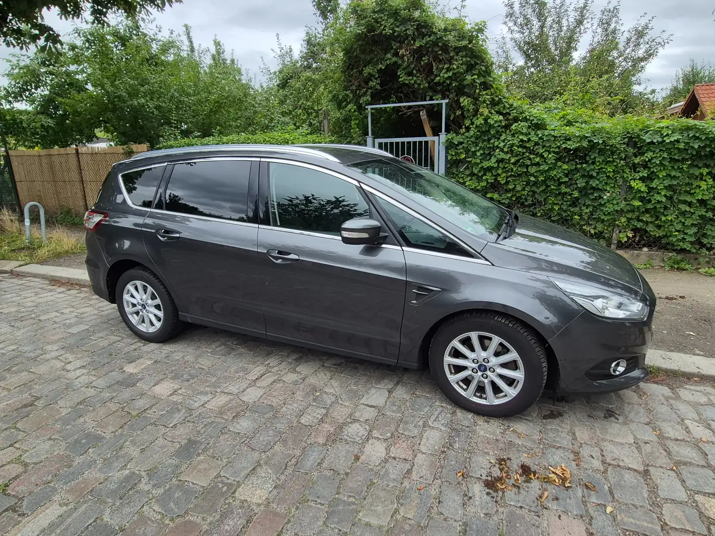 Ford S-Max S-Max 1.5 Eco Boost Start-Stopp Titanium Grau - 2